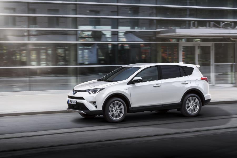  Toyota RAV4 Hybrid 2015 года  (WW) (фото 8 из 38)